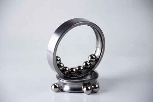 best Pillow Block Bearing for power generation - Selection Criteria: 2-Bolt vs 4-Bolt, Cast-Iron vs Stainless, UC vs UK