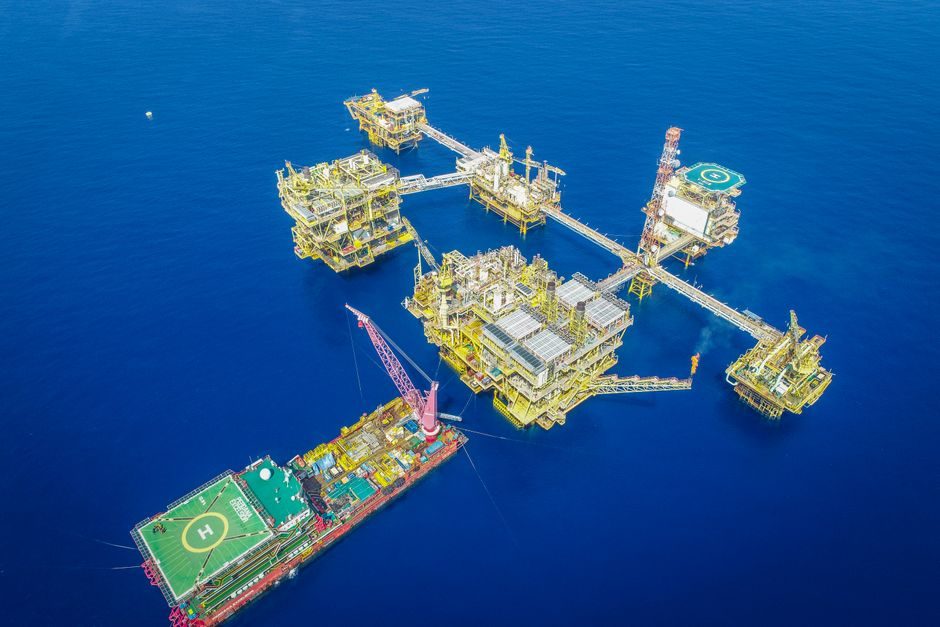 Best Total Station for Oil and Gas Duty: Spec Bands, Hazard Zones and 2026 Picks