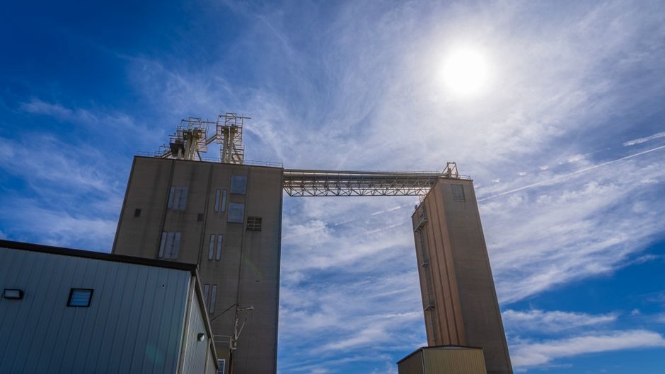 Bucket Elevator Selection: 4 Hard Gates Before You Spec a Belt or Chain