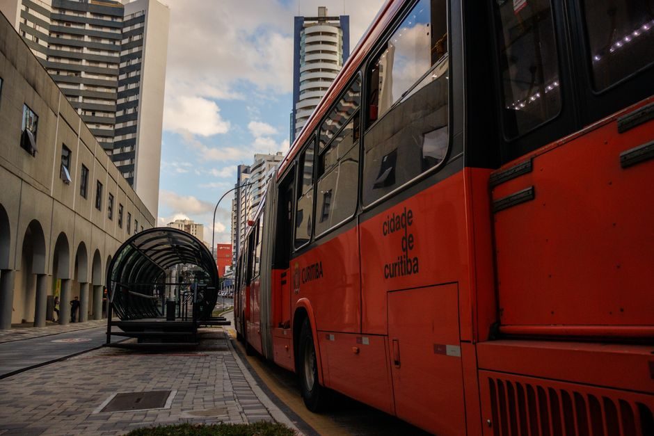 Busway Price and Cost Guide 2026: Spec Bands, Sourcing Levers, Landed Cost
