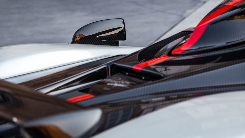 Carbon fiber market 2026: VCF vs RCF, PAN track, and price bands buyers can act on
