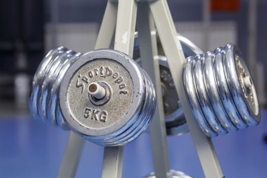 Cast Iron advantages and disadvantages - Where Cast Iron Loses: Impact, Weldability, Corrosion, Weight