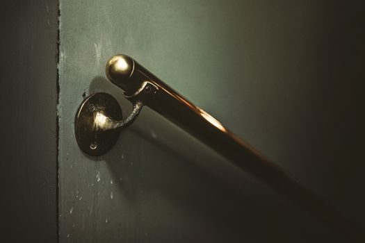 Cast Iron installation guide - Guide Selection: Sliding Bronze vs Ball-Cage — A Criteria Comparison