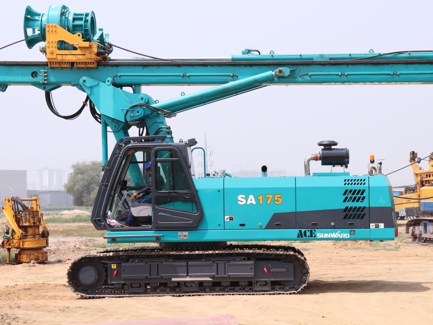 China telehandler suppliers map: price bands, OEM tiers, and 2026 spec bands