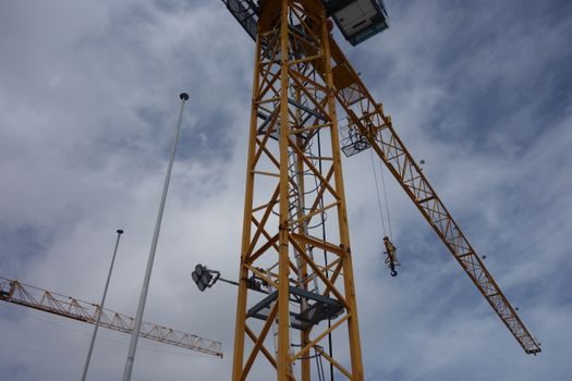 Climbing Formwork System total cost of ownership analysis - Crane-Climbed vs Self-Climbing vs Automatic Climbing: A Criteria Comparison