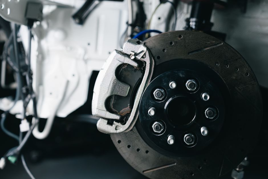 Clutch and brake types, actuation classes, and 2025-2026 spec boundaries