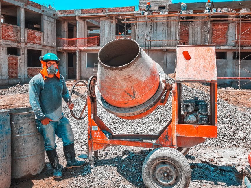 Concrete Admixture Sizing and Selection Guide for 2026 Mixes