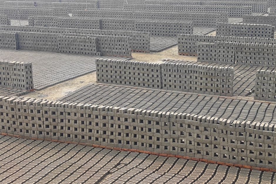 Concrete Release Agent Suppliers 2026: MOQ Bands, Maker Map, Spec Levers