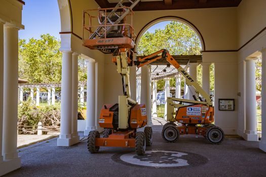 Concrete Vibrator vs Laser Screed - Comparison: pencil vibrator vs walk-behind vs ride-on vs boom-type laser screed