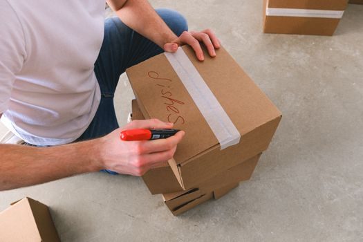 corrugated box price and cost guide - MOQ Tiers and Volume Discounting — Why the Same Box Lists at Two Prices