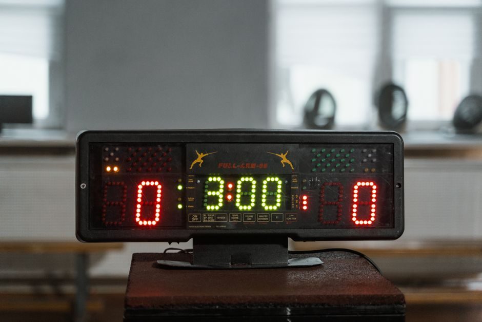 Counter vs Time Relay: Trigger Source, Wiring and Spec Trade-offs