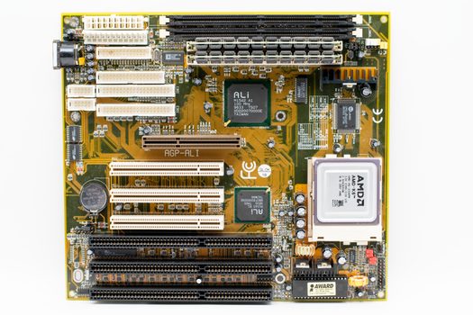CPU OEM vs ODM manufacturing - Who Each Model Is For — And Who It Is Not