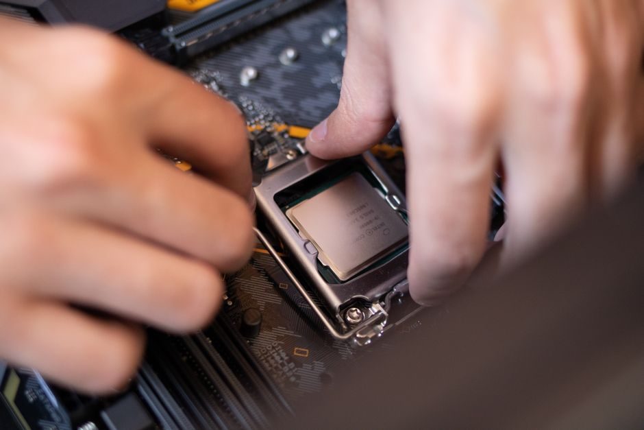 CPU Raw Material Sourcing Guide 2026: Wafer, Resist, Gas, Substrate, HBM, REE