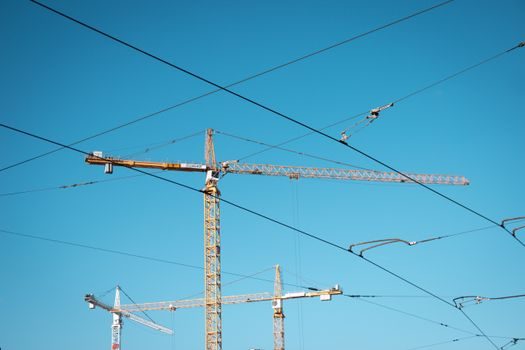 Crawler Crane advantages and disadvantages - Who should and who should not buy or hire a crawler crane