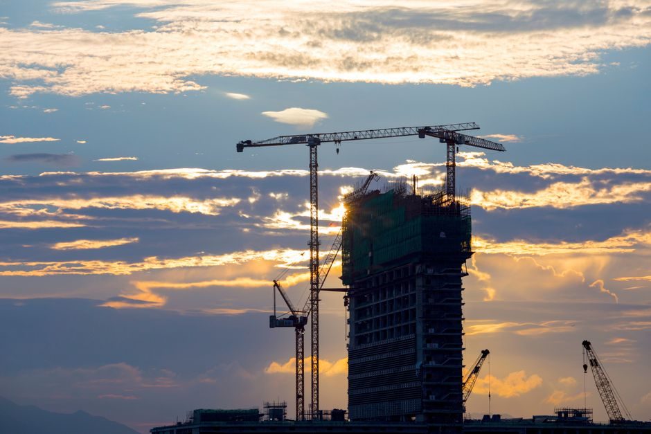 Crawler Crane vs Stacker Crane: Spec-First Selection Map for Heavy-Lift and Warehouse Duty