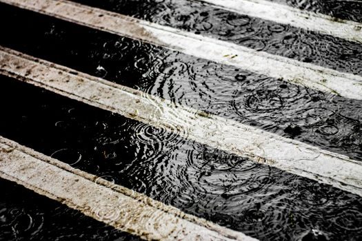 Concrete Curing Compound advantages and disadvantages - Application vs Internal Water Curing: When the Membrane Loses
