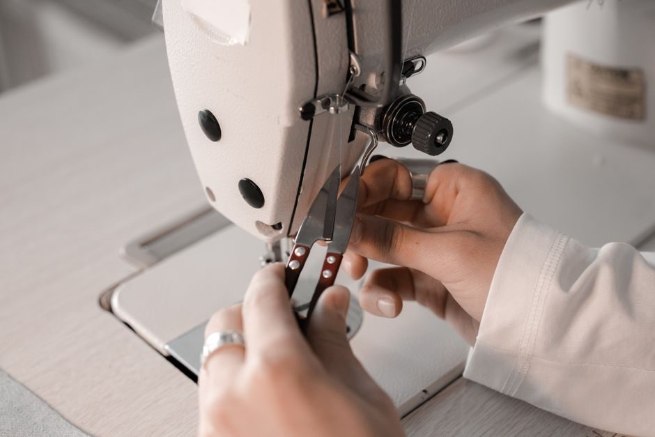 Cut-Off Machine Installation: Spec, Guarding and Site-Setup Reference