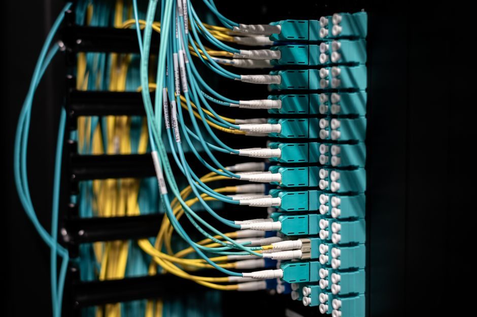 Data Center Cooling 2026: Liquid, WUE, and Hyperscale Spending Surge