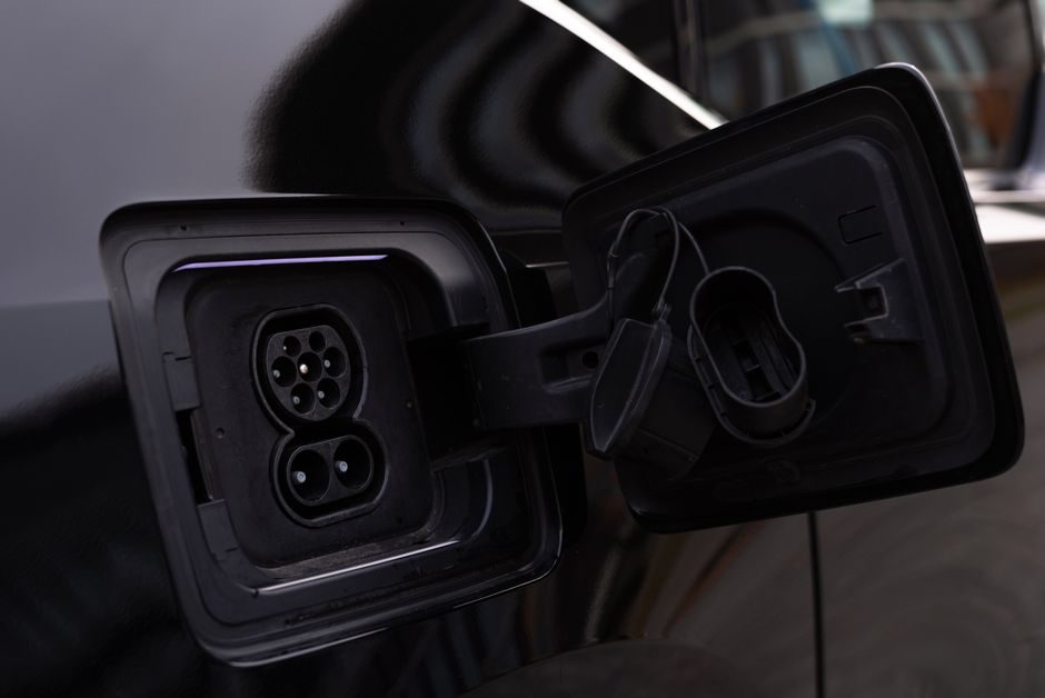 DC Fast Charger Supply Chain 2026: Power Scaling, OCPP Mandates, and Utilization Risk