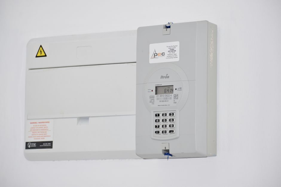 Digital Panel Meter 2026: Signal, DIN Size, and Spec Gate
