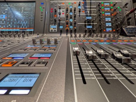 display panel production technology explained - Selection criteria: matching the production line to the product mix