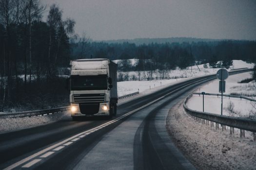 Dump Truck advantages and disadvantages - Selection Criteria: Haul Distance, Road Type, Payload Band