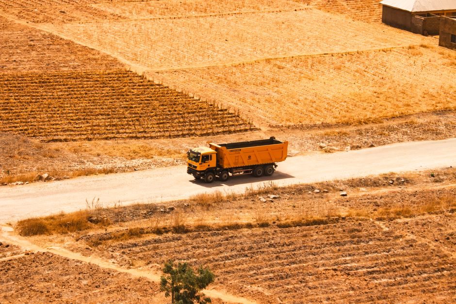 Dump Truck Types and Classifications: Axle, GVW, and Body Geometry Map