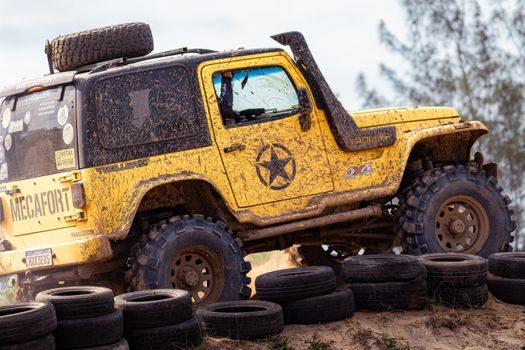 Dump Truck types and classifications - Off-Road, Flathead, and 4WD Rigid Classes