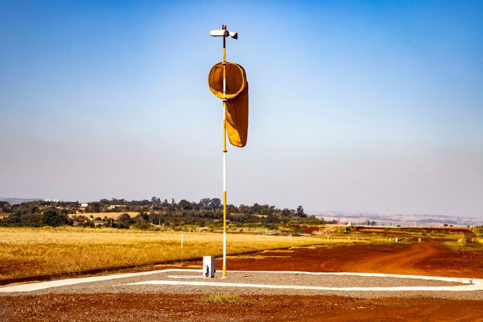 Dust Detector Installation: Siting, Wiring and Commissioning Specs