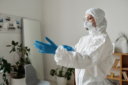Dust Mask vs Safety Gloves - Material and Construction Comparison