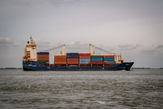 Dynamometer vs Hopper Scale - Selection Criteria: Weighing a Vessel vs Reading a Line of Force