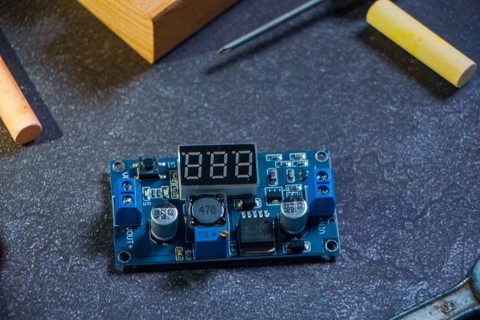 Electronic Load vs Function Generator: Spec-Driven Selection Map