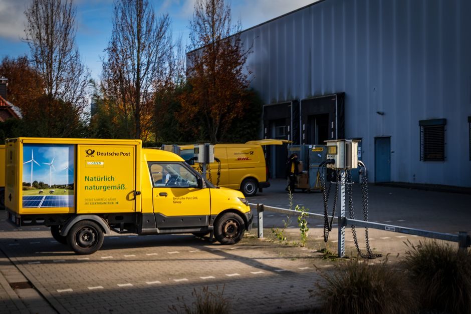 EV Industry 4.0 Adoption: Where the USD 823.75B Market Hits the Factory Floor