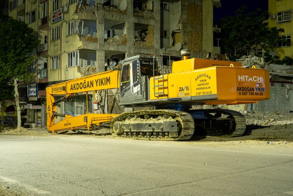 Excavator Suppliers 2026: Shandong Clusters, Price Bands and Sourcing Map