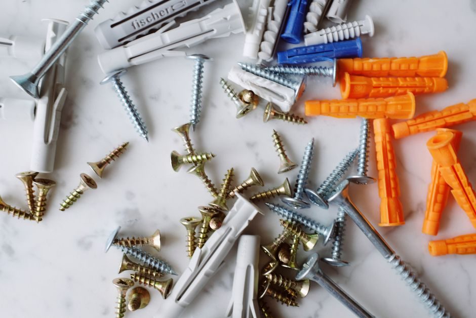 Expansion Anchor Price Guide 2026: SKU Tiers, Material Levers and Sourcing Reality