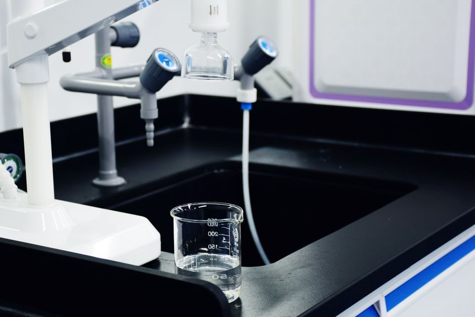 Eye Wash Station TCO: 5 Cost Drivers, ANSI Z358.1 Compliance Levers, and 10-Year Spend
