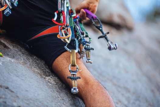 Fall Arrest Harness vs Safety Helmet - Limitations, Failure Modes and Inspection Triggers