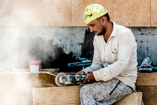 Fettling Grinder installation guide - Dust Extraction: Airflow at the Hood Is the Audit Gate