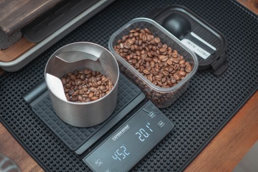 Filling Scale vs Bench Scale - Side-by-Side Comparison on the Gates That Matter