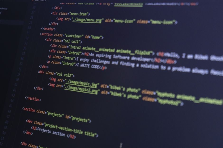 Fixed Code Reader vs Vision Controller: Spec-Driven Selection for 2026 Lines