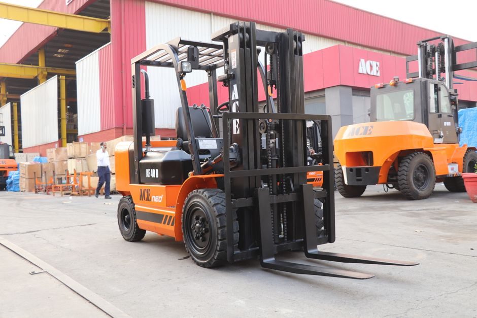 Forklift Suppliers 2026: China OEM Map, Spec Bands and Sourcing Reality