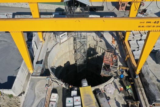 gantry crane vs Stacker Crane - Limitations, Failure Modes, and Safety Constraints