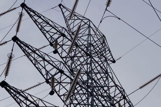 grid-scale battery storage industry trends 2026 - Power conversion: the 500–2500 kW PCS bracket and grid-forming duties