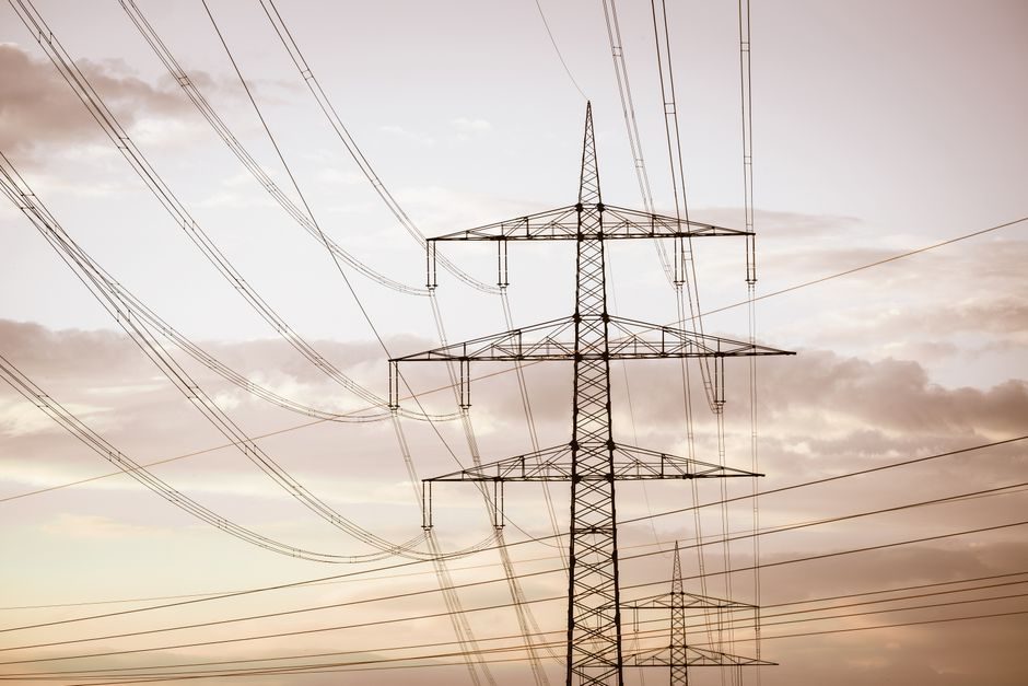 Grid-scale battery storage 2026: lithium-ion dominance, PCS scale-up, and the silicon