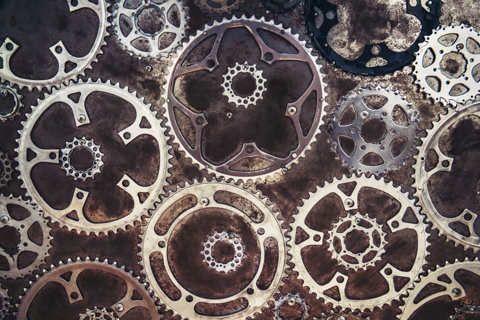 Helical Gear Reducer Selection: Topology, Torque, and Sourcing Logic