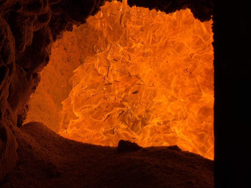Holding Furnace Sizing and Selection: Capacity, Heat Source and Refractory Tradeoffs