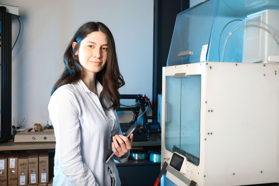 How the 3D Printing Supply Chain Works: Feedstock Flow, Digital Inventory and Sourcing