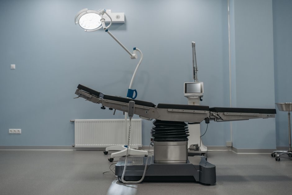 How to Choose a Clean Room System: ISO Class, HVAC Topology, Filter Tier