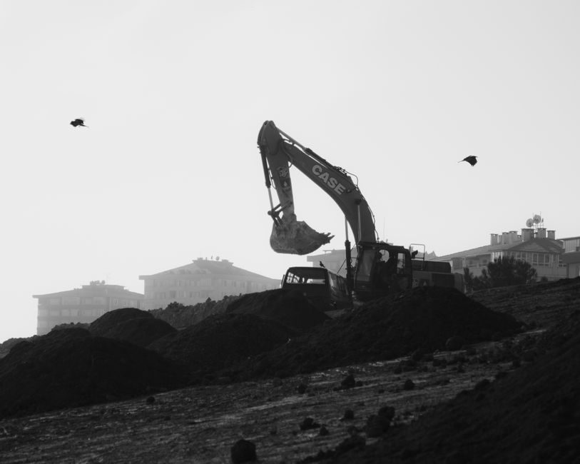 How to Choose a Crawler Excavator: A 2026 Spec-First Selection Map