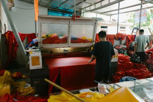 how to choose a foam fabrication - Red Flags and Who Should NOT Pick the Mainstream Option